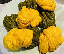 专治不爱吃蔬菜的宝宝：菠菜 胡萝卜 油酥小花卷的做法