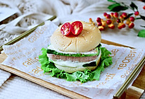 #秋天怎么吃#快手午餐肉黄瓜汉堡包的做法