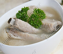 竹荪排骨汤的做法