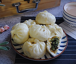 秋季适合吃它~小白菜木耳猪肉包子的做法
