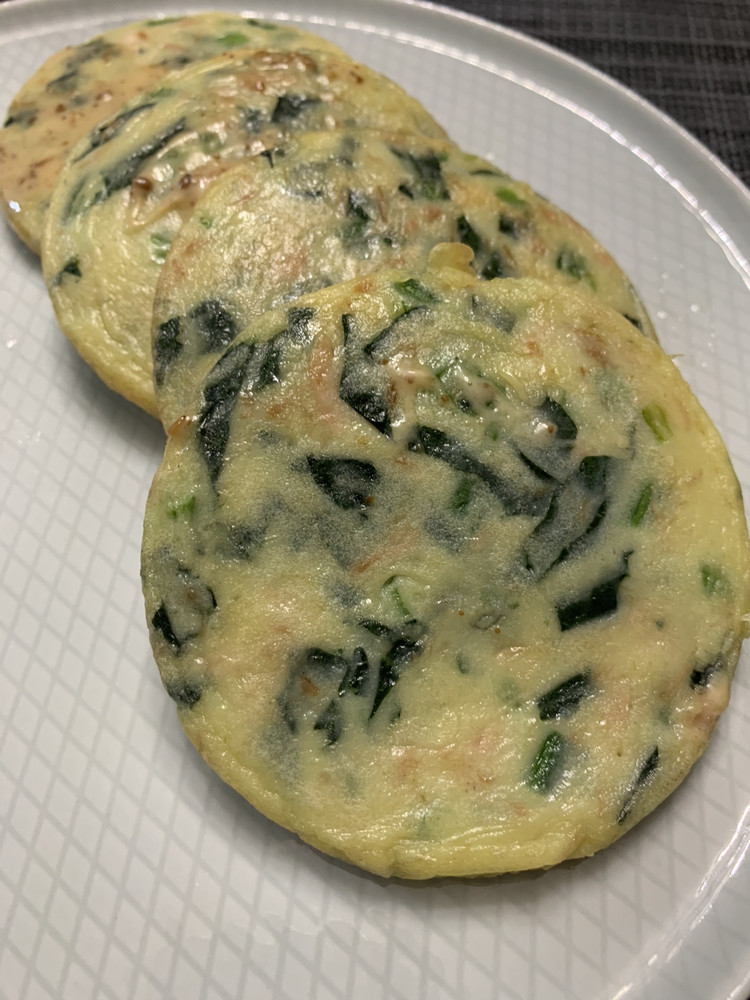 菠菜吞拿鱼鸡蛋饼的做法