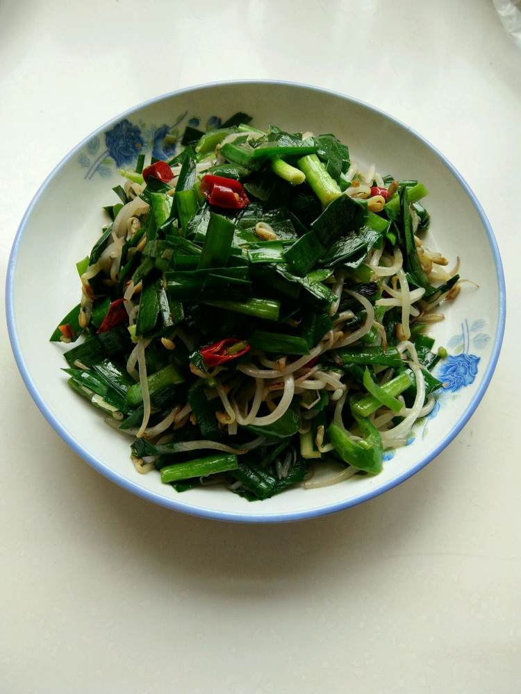 韭菜炒豆芽的做法