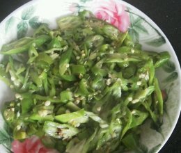 青椒炒秋葵的做法