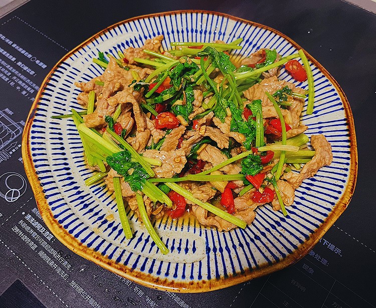 香菜小炒肉的做法