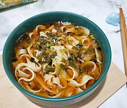 蒜香酸汤面（附扯面做法）的做法