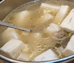 香菇排骨豆腐汤的做法