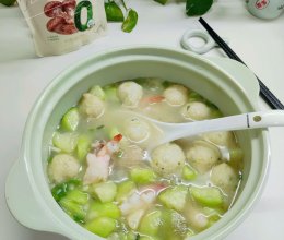 #厨房鲜香秘诀，太太乐松茸鲜，一餐一筷见鲜香#丝瓜鱼丸粉丝汤的做法