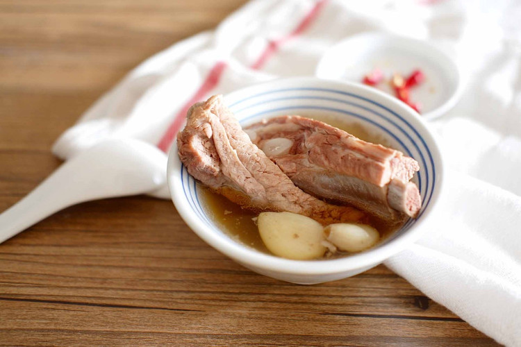 冬日滋补汤| 肉骨茶的做法