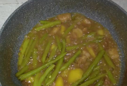 土豆豆角炖五花肉的做法