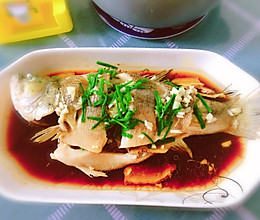 清蒸鲈鱼的做法