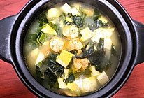 裙带菜鲜虾豆腐汤的做法