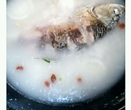 白萝卜鲫鱼汤(for胃病患者)的做法