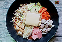 家庭版韩式部队火锅优思明5.20 我爱0距离# 的做法