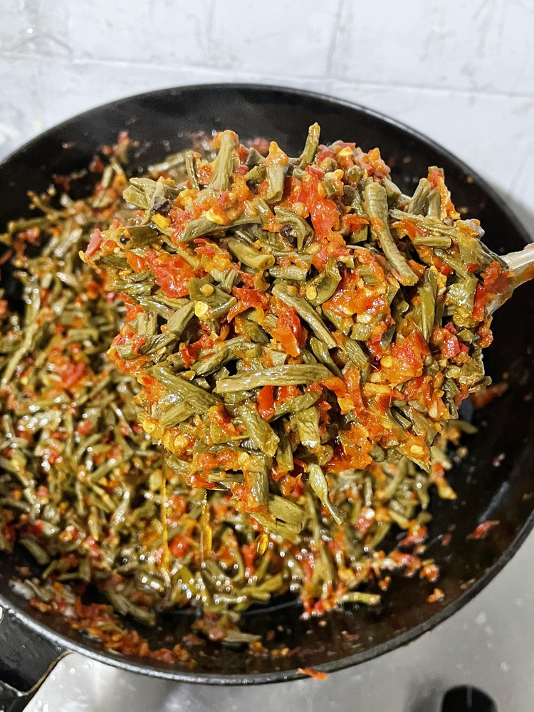 酸豆角辣椒酱的做法