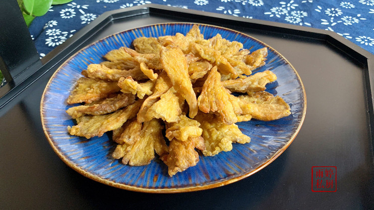 干炸香菇，吃起来比肉还香的做法