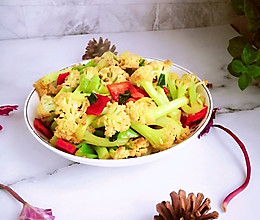 #美食视频挑战赛# 不加一滴水～孜然花菜的做法