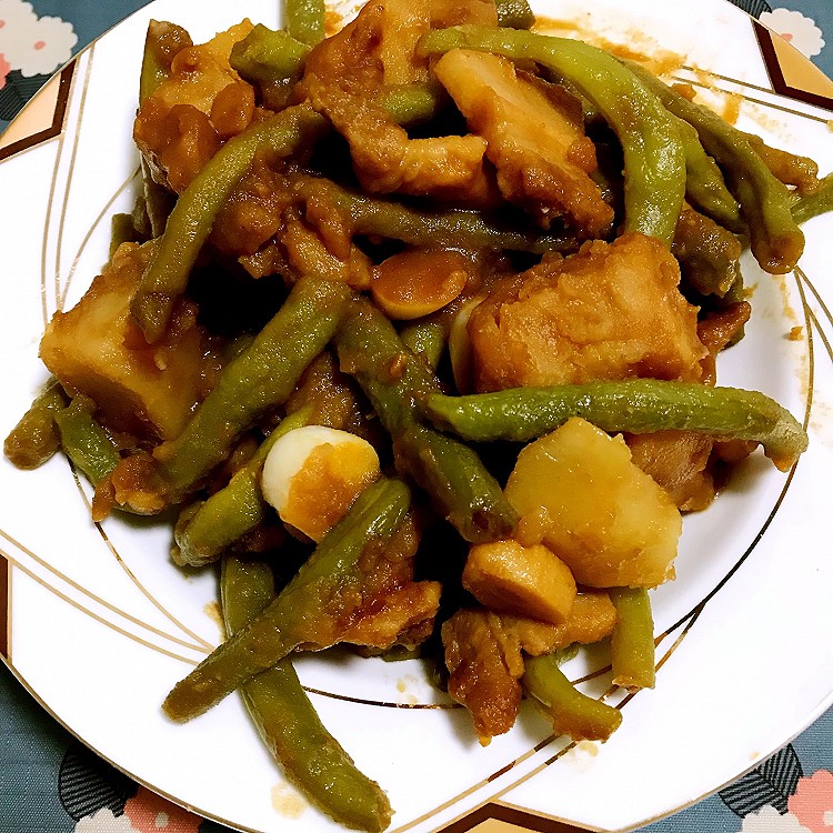五花肉烩豆角的做法