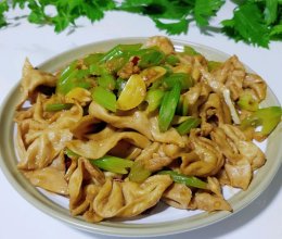 蒜辣豆耳脆芹菜的做法