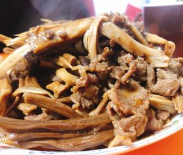 黑椒汁杏鲍菇茶树菇炒牛肉片的做法