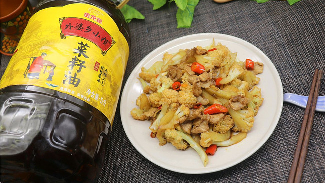#中秋香聚 美味更圆满#中秋家宴，干锅椰菜花的做法