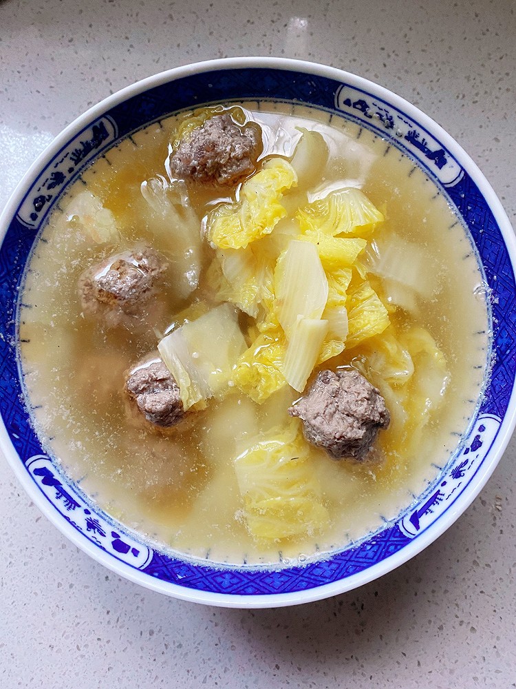 娃娃菜牛肉丸子汤的做法