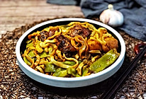 排骨土豆豆角焖面～附手擀面方法的做法
