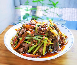 #我们约饭吧#酸辣芹菜牛肉丝的做法