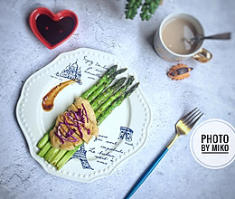 芦笋香煎鸡胸肉的做法