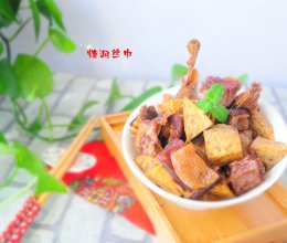 荔浦芋头烧腊鸭的做法