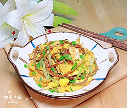 黄花菜炒鸡蛋的做法