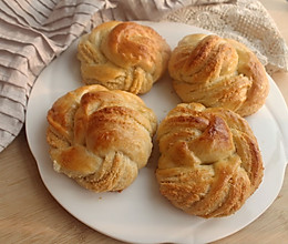 升级版淡奶油椰蓉面包的做法