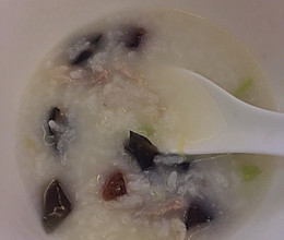 皮蛋瘦肉粥的做法