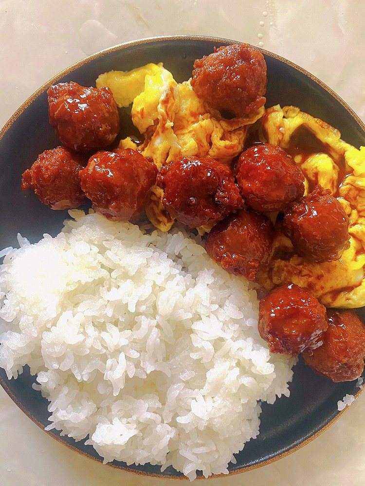 照烧牛肉丸滑蛋饭的做法
