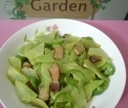 莴笋青椒炒腊肉的做法