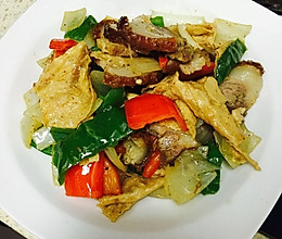 腐竹椒炒肉的做法