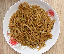 豆芽炒饼丝的做法