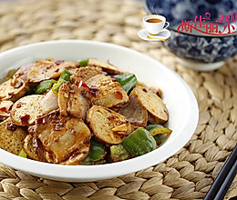 青椒素鸡炒回锅肉的做法