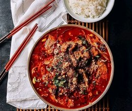冷酷优豪美水煮牛肉#做川菜，用豪吉#的做法