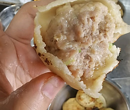 简易版门钉肉饼--牛肉饼流汤汁肉饼的做法