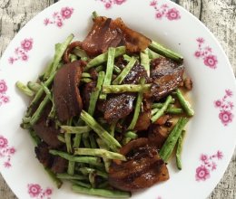 豇豆炒腊肉的做法