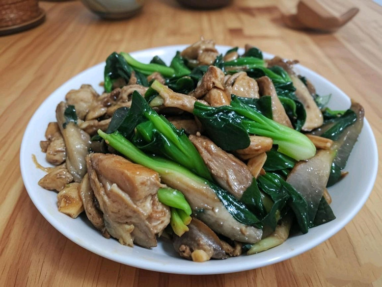家的味道！就藏在这盘平菇炒鸡里的做法