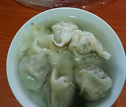 黄瓜虾仁猪肉馅馄炖的做法
