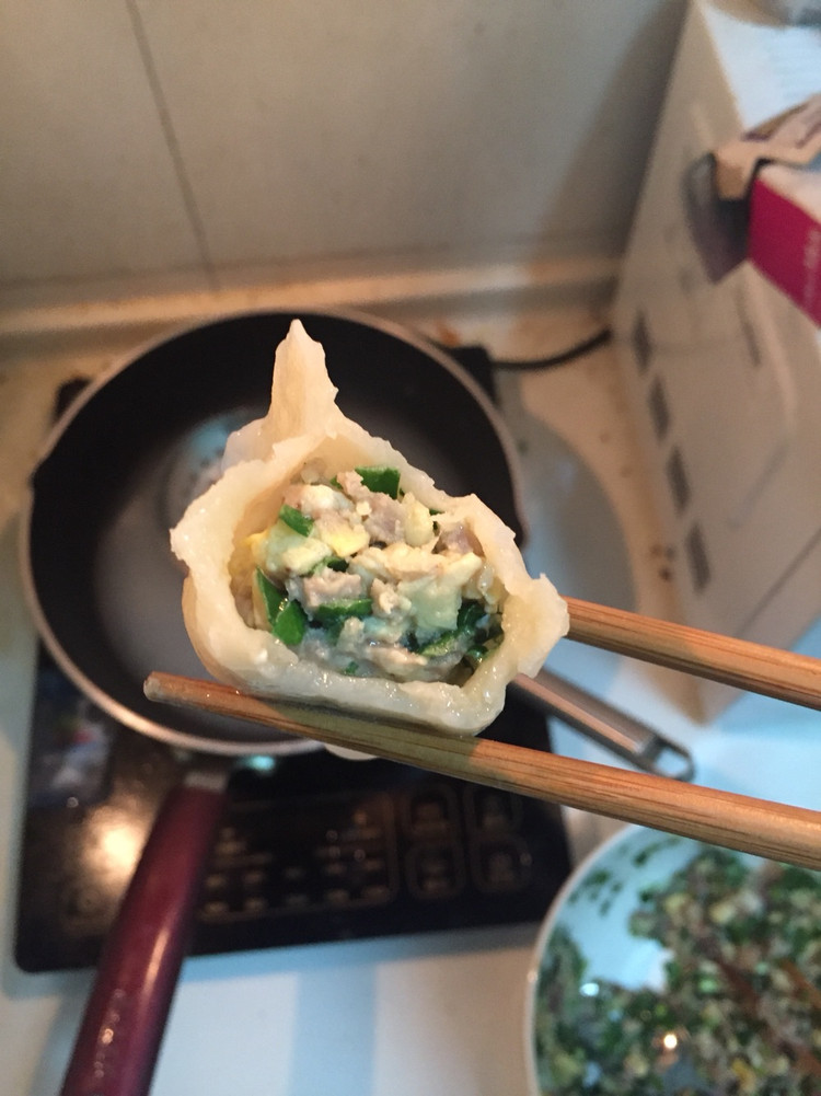 肉三鲜饺子的做法