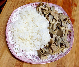 蘑菇炒肉的做法