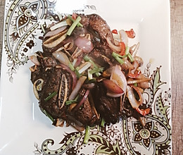 好吃不过带骨肉-黑椒蒜香牛仔骨的做法