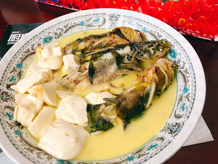 黄辣丁炖豆腐的做法