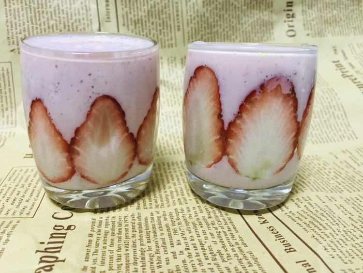 草莓爱上酸奶的做法