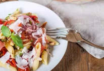 【地中海火腿意面沙拉】秀色可餐的做法