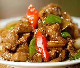 黑椒牛肉粒【微体兔菜谱】的做法