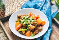 #快手又营养，我家的冬日必备菜品#经典红烧牛肉的做法